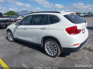 2015 BMW X1 xDrive28i – WBAVM1C51FV317365