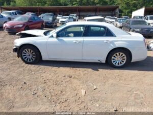 2013 CHRYSLER 300 – 2C3CCAAG6DH589339