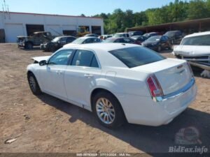 2013 CHRYSLER 300 – 2C3CCAAG6DH589339