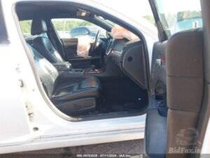 2013 CHRYSLER 300 – 2C3CCAAG6DH589339